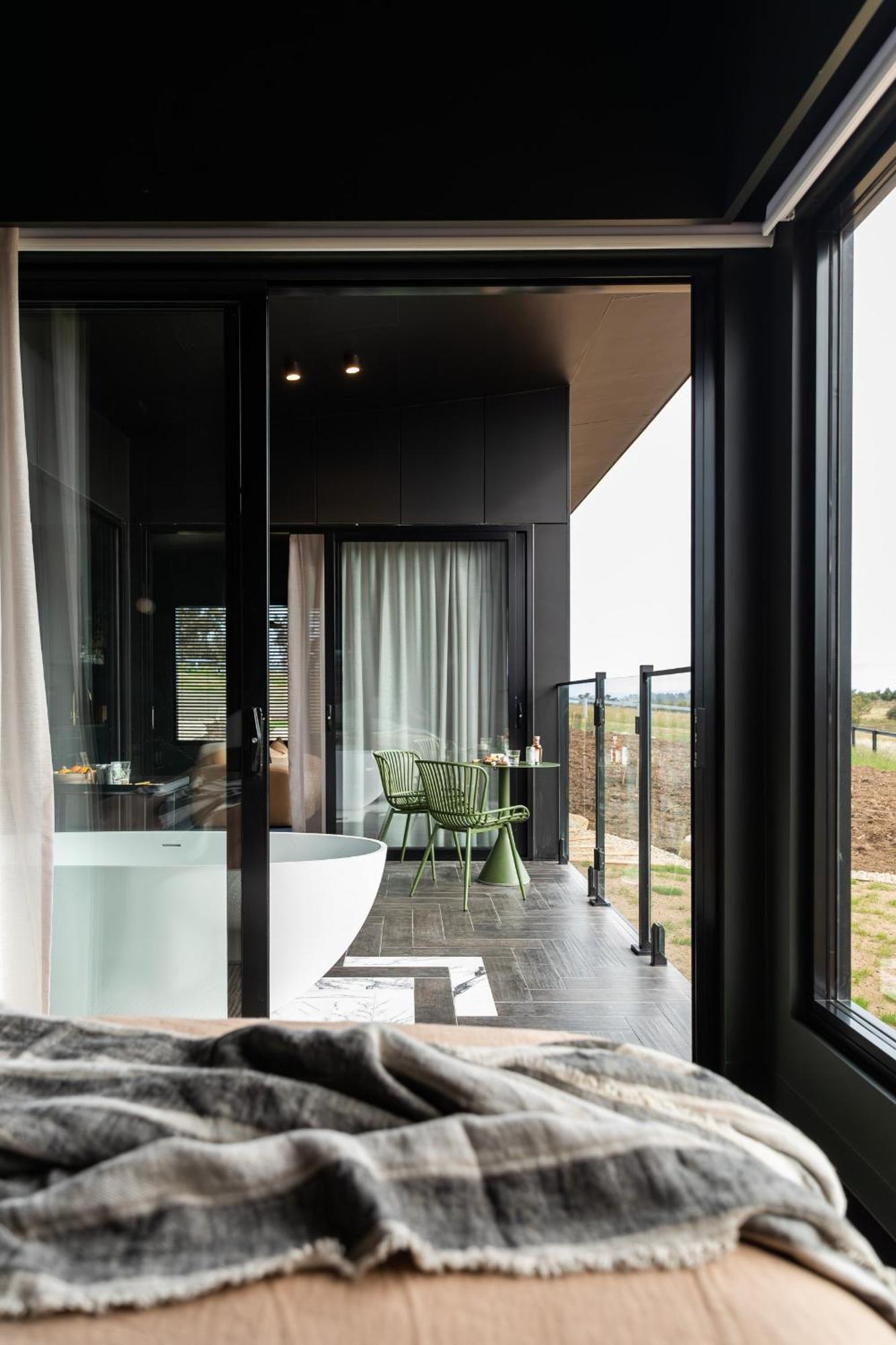 Wherewithal Luxury Suites Carlton Bagian luar foto