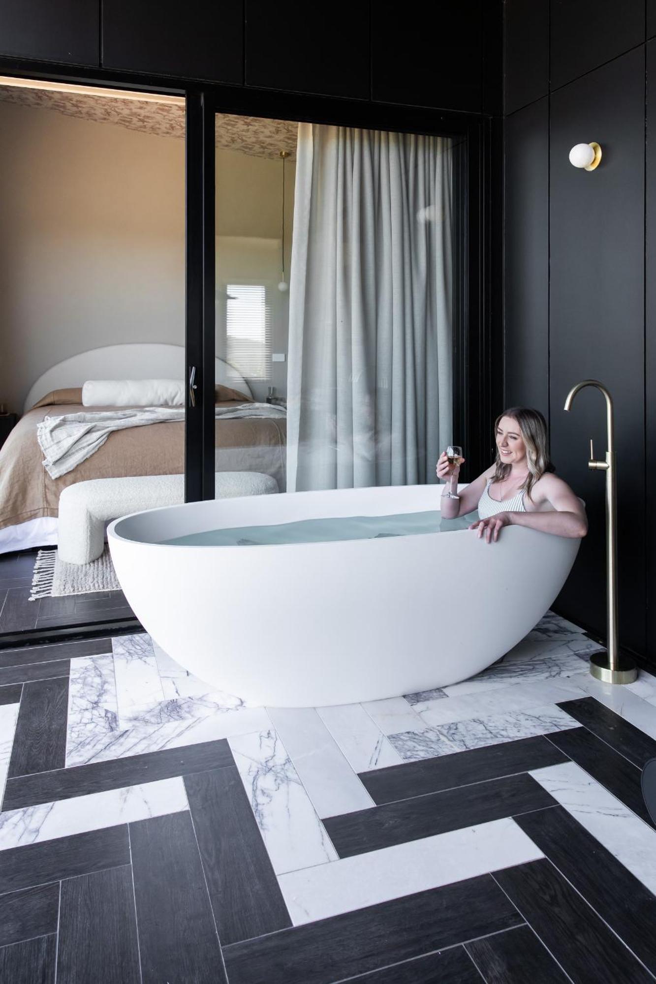 Wherewithal Luxury Suites Carlton Bagian luar foto